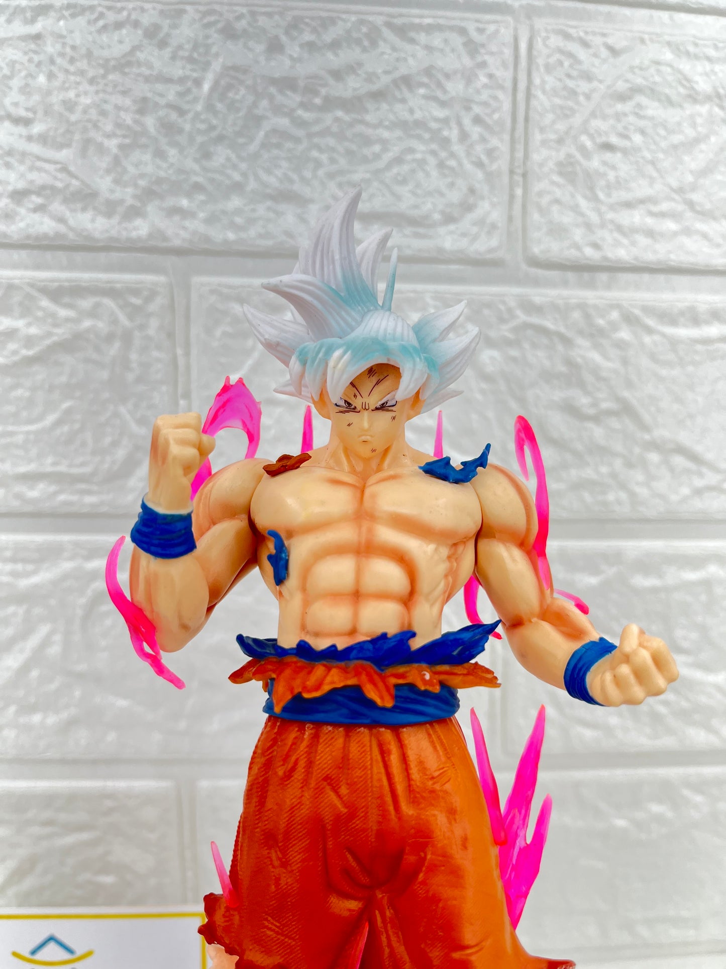 23 cm White Hair Goku Flying Pose Dragon Ball Figurine