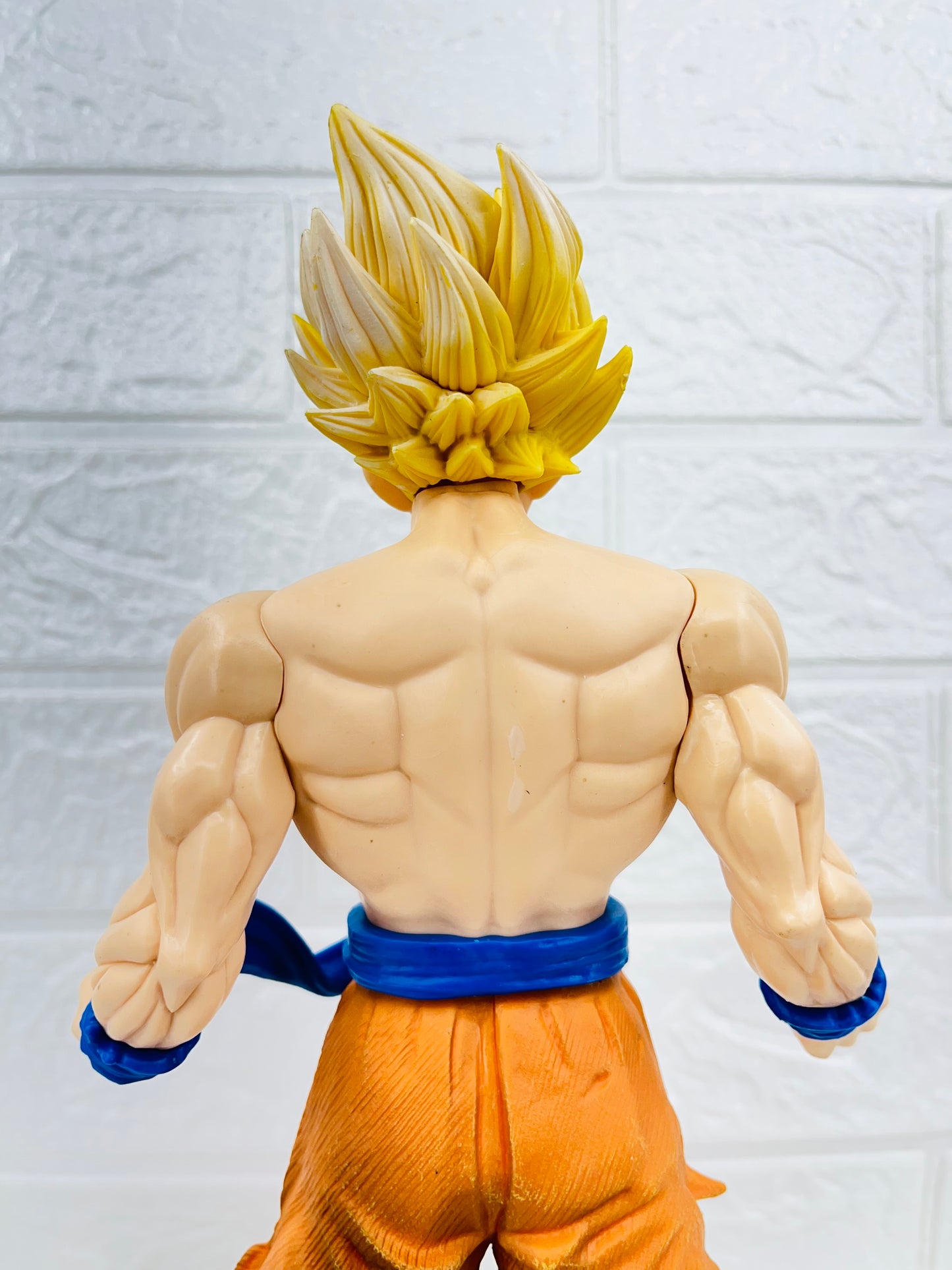 33 cm Angry Super Saiyan Goku Dragon Ball Z Figurine