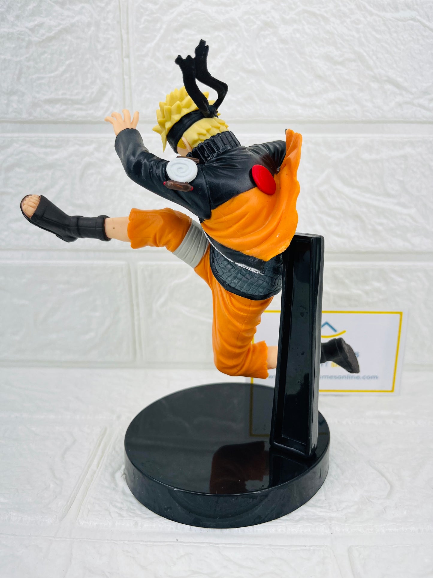 20 cm Naruto Flying Kick Pose Figurine