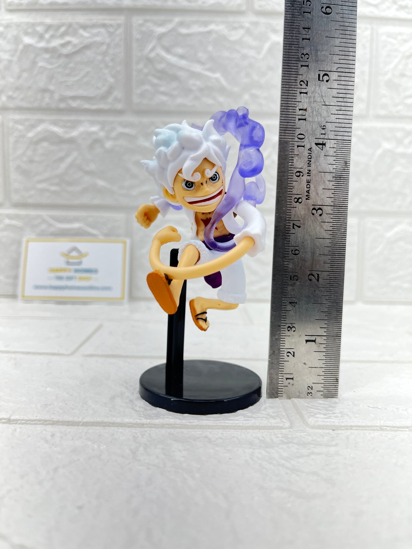 Long Hand Small White Luffy One Piece Figurine