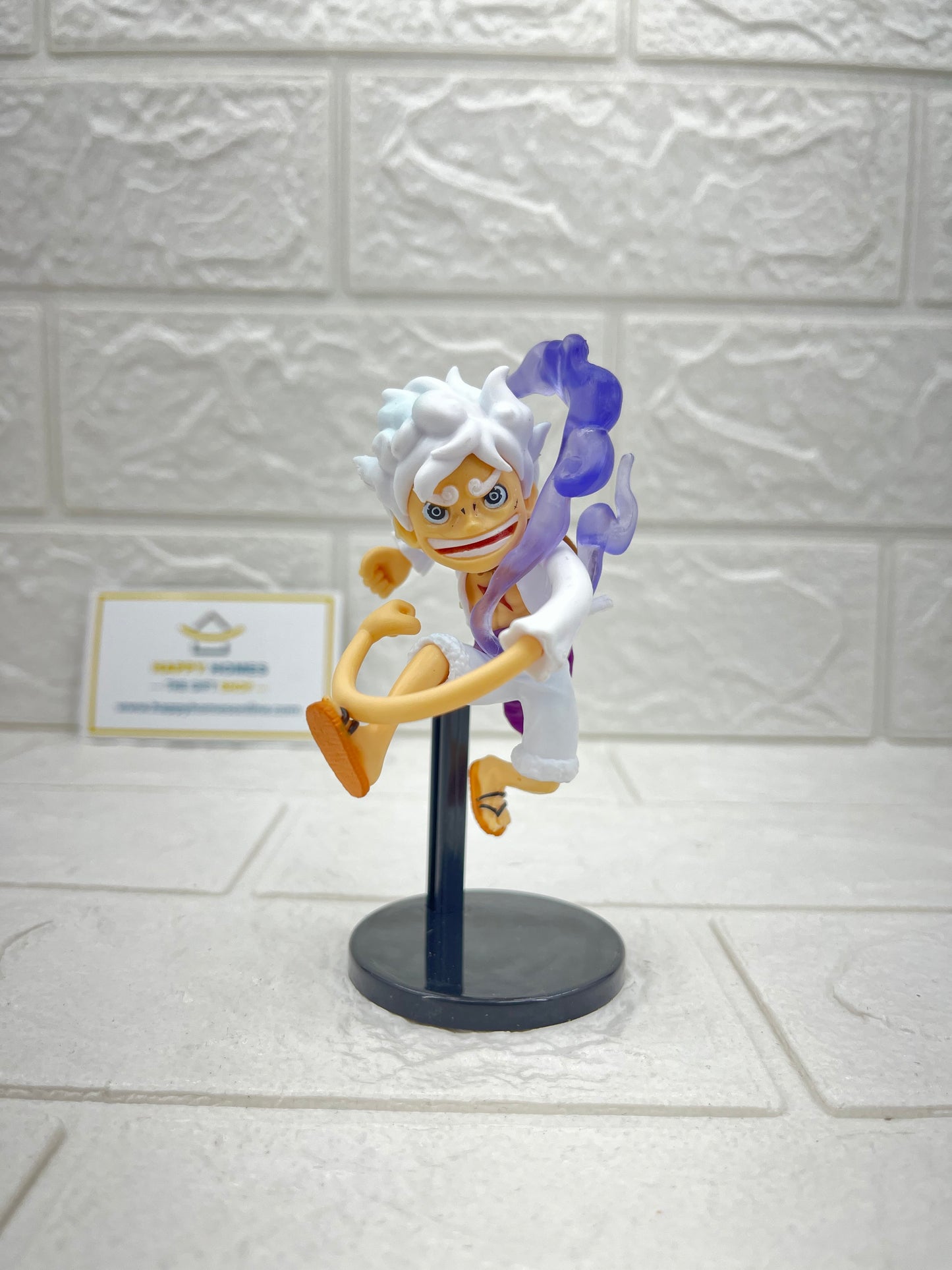Long Hand Small White Luffy One Piece Figurine