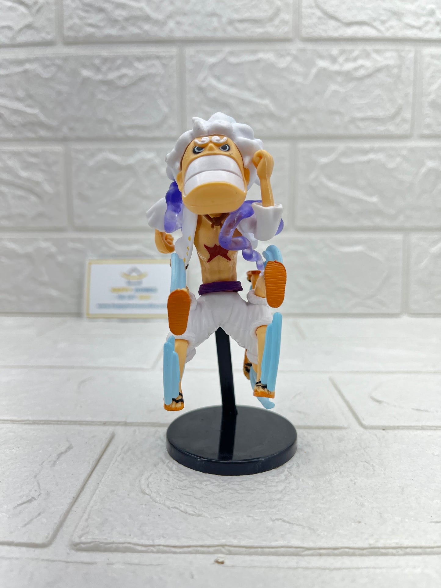 Running Small White Luffy One Piece Figurine