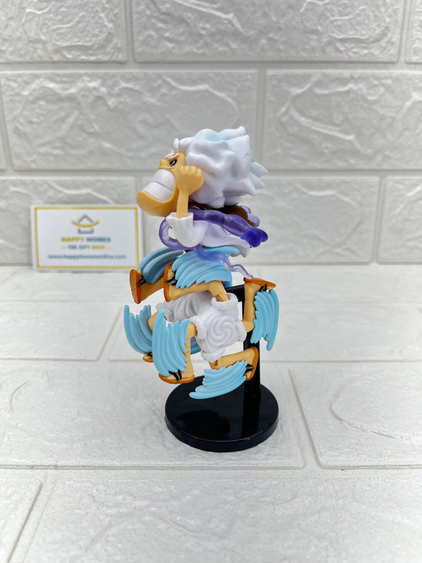 Running Small White Luffy One Piece Figurine