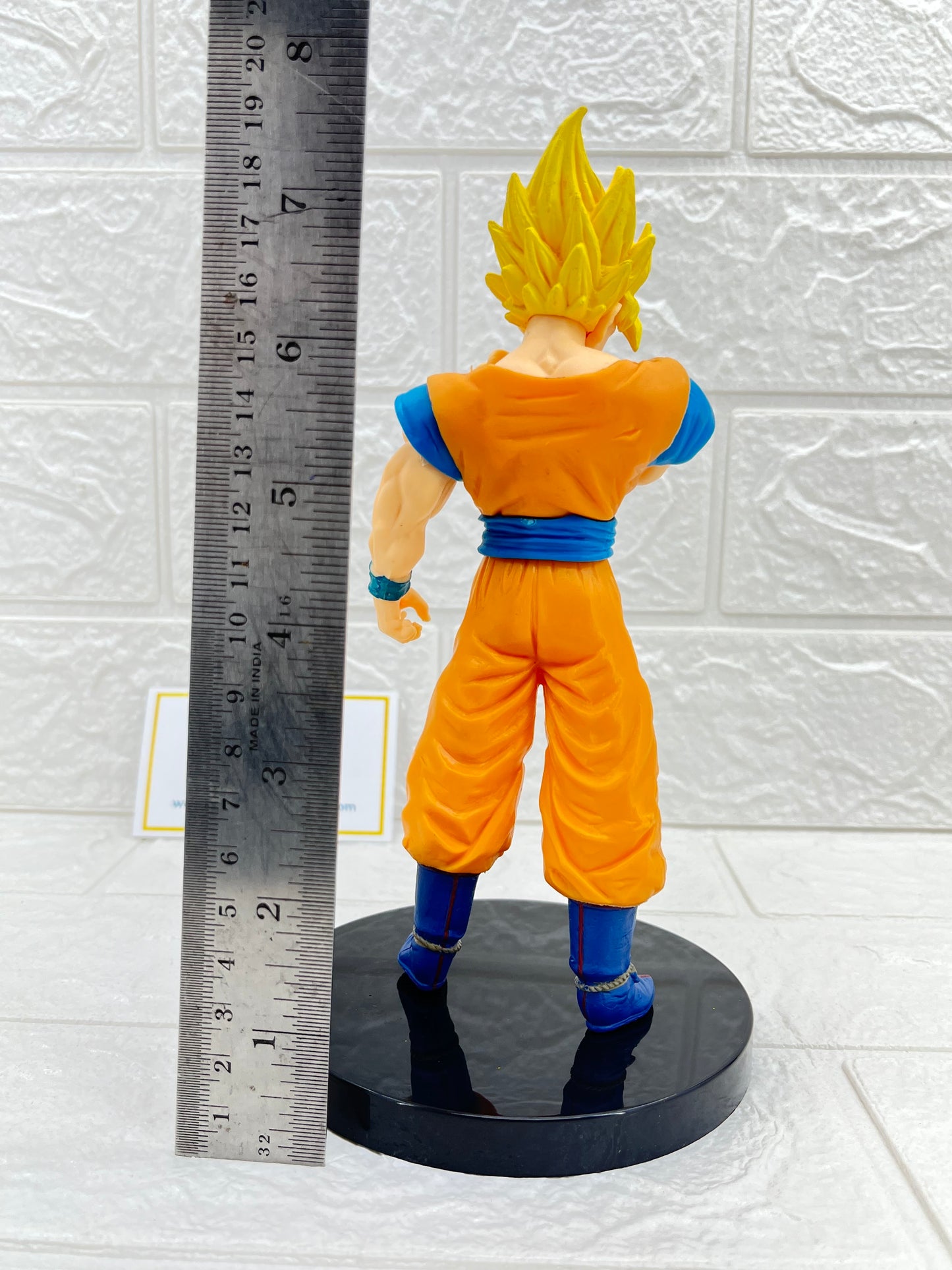 Shoulder Shrug Yellow Hair Orange Goku Dragon ball Figurine