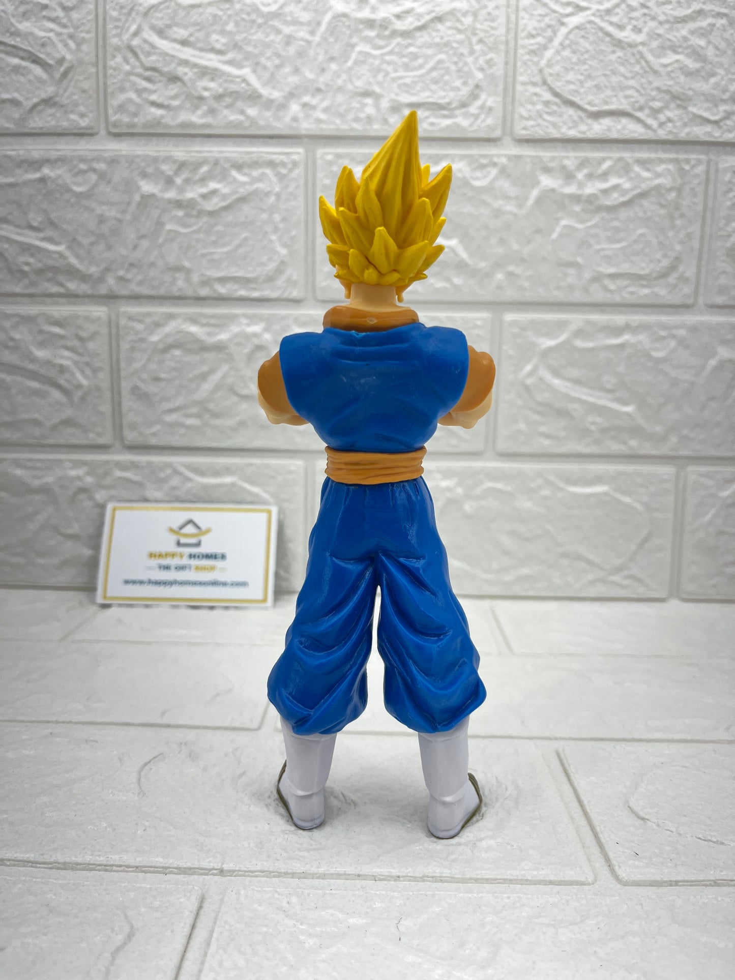 Pounding Fists Yellow Hair Goku Dragon ball Figurine