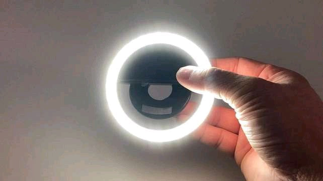 Mini selfie ring