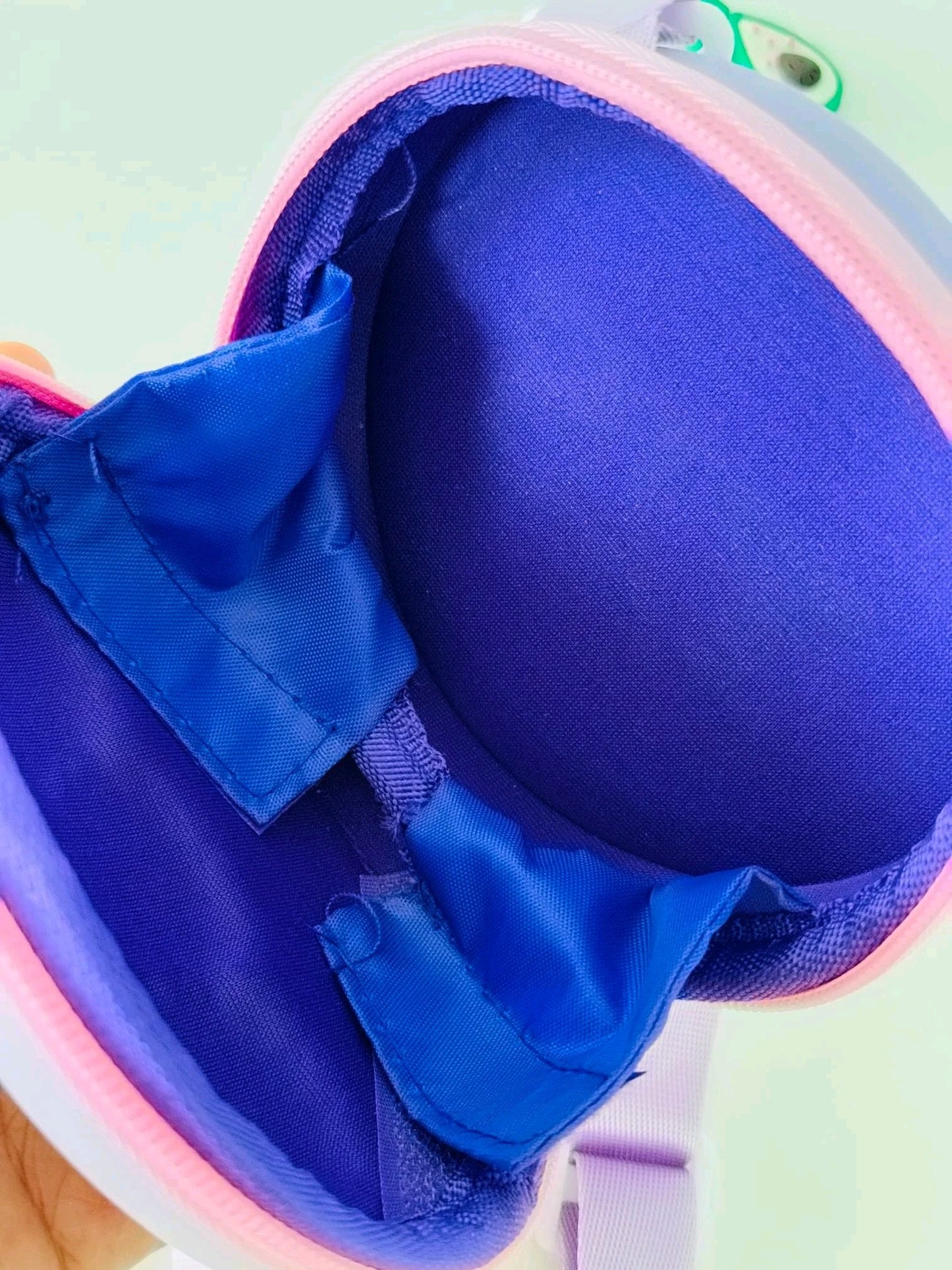 Round shape sling bag