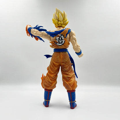 34 cm Ripped Shirt Fierce Goku Super Saiyan Dragon Ball Z Figurine