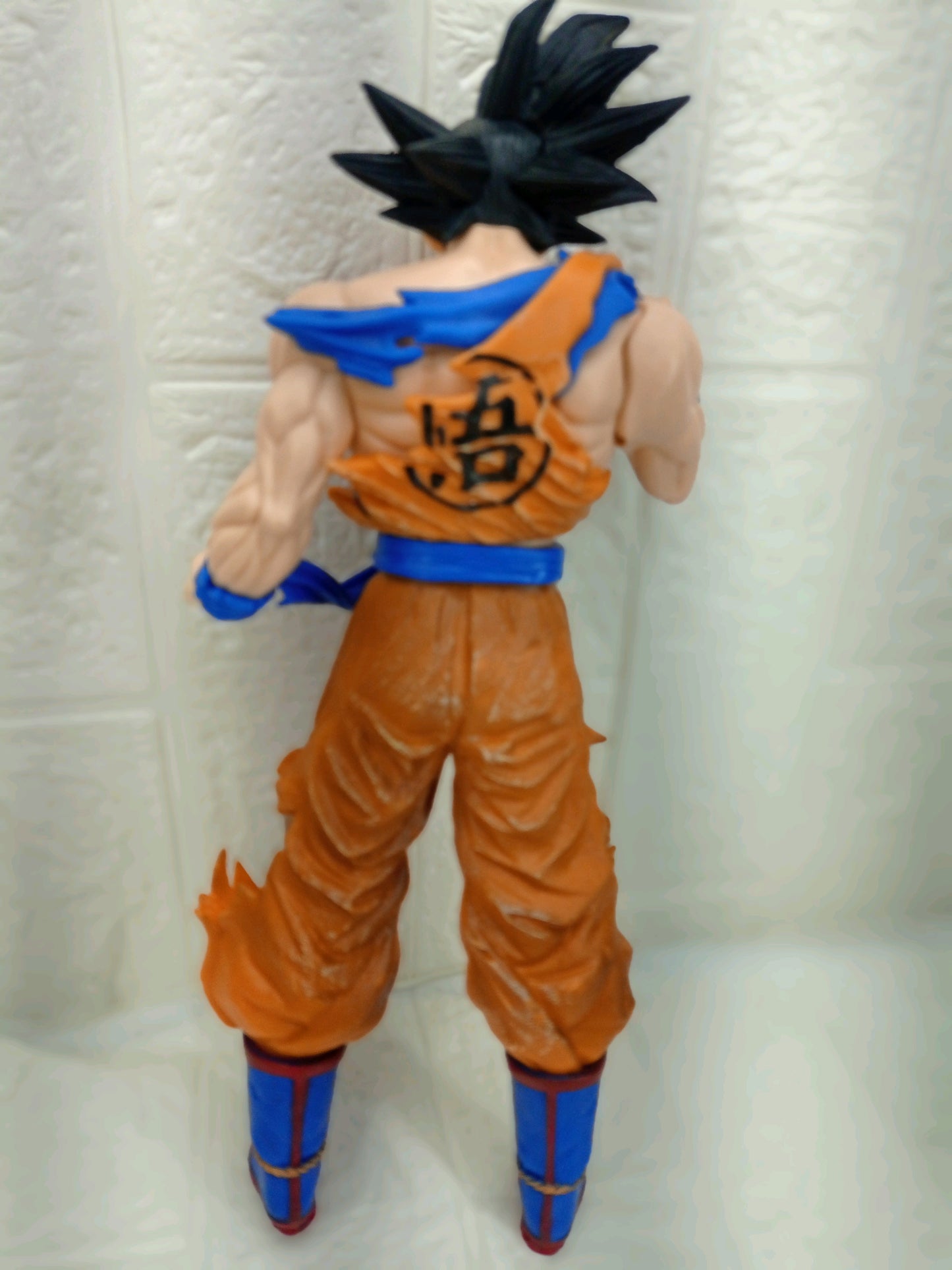 33 cm Half Shirtless Goku Torn Uniform Dragonball Z